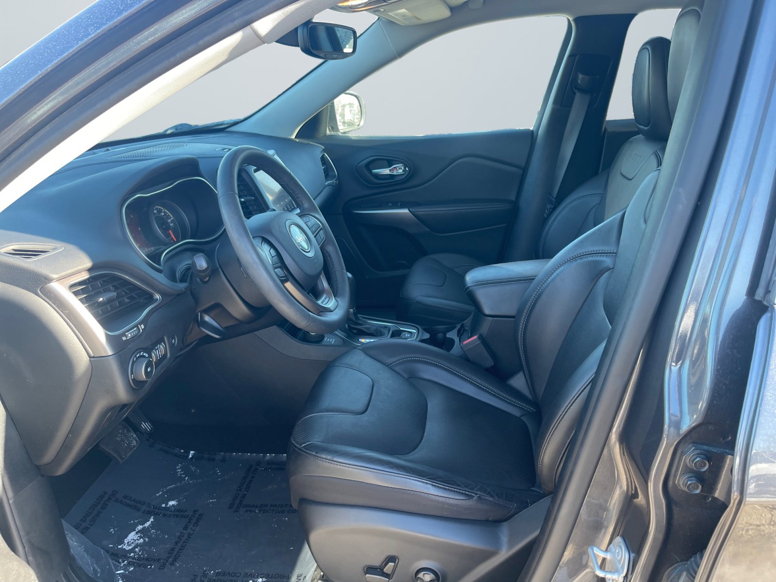 Used 2021 Jeep Cherokee Latitude Lux w/ Comfort/Convenience Group image 10