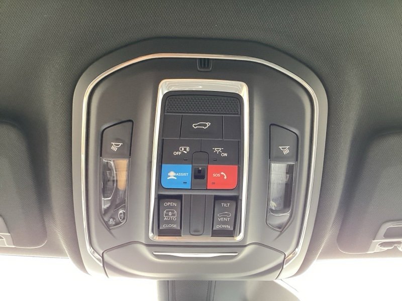 New 2025 Jeep Grand Cherokee Laredo w/ Luxury Tech Group I image 32