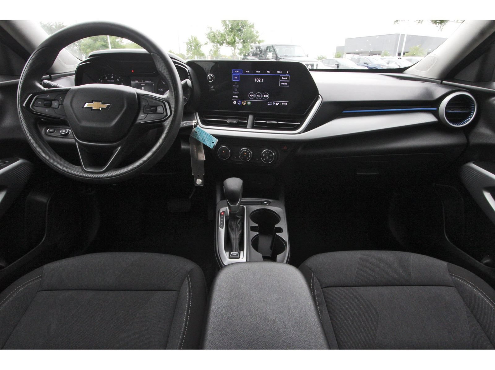 Used 2024 Chevrolet Trax LS w/ LS Convenience Package FWD image 12
