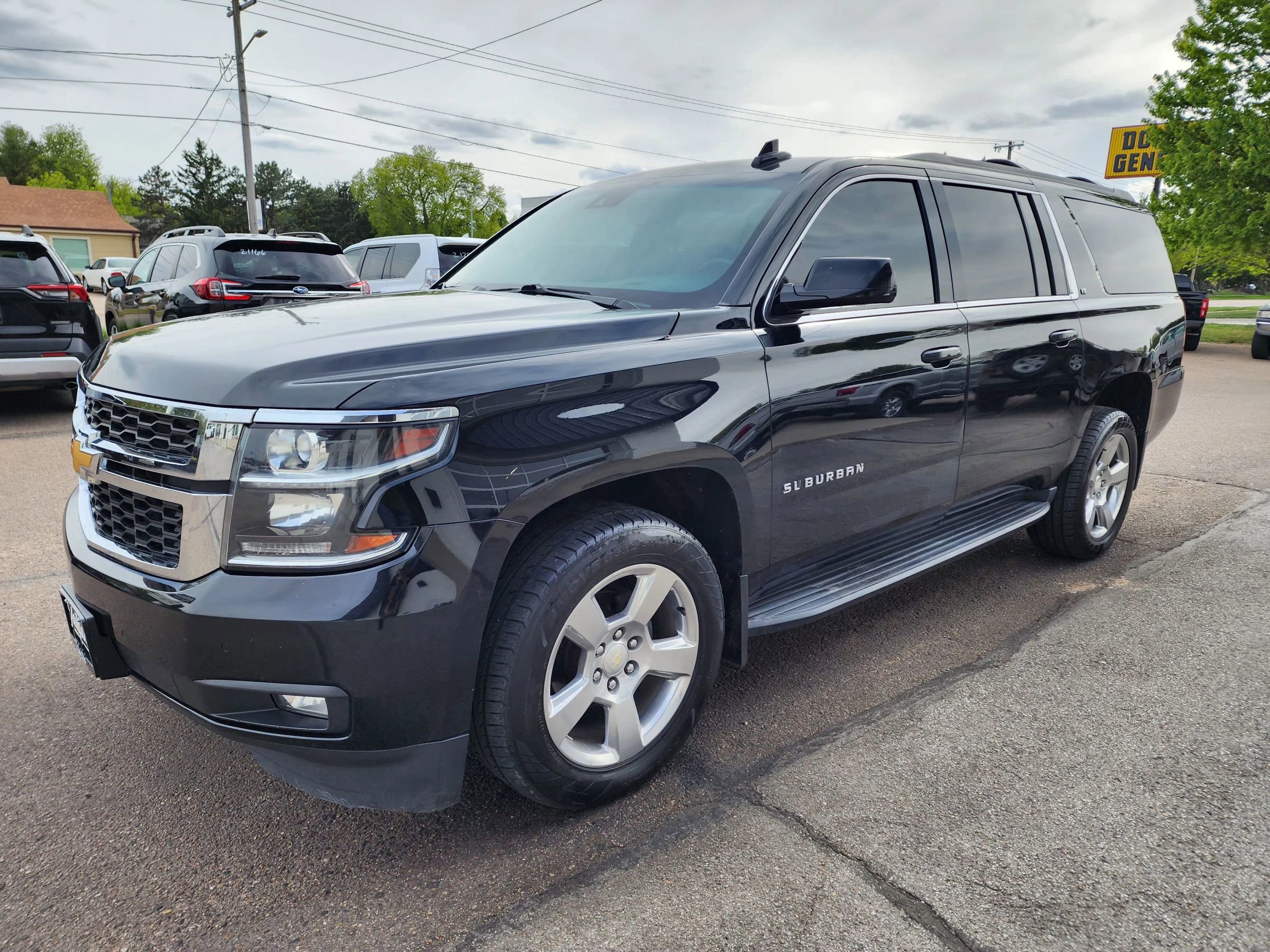 Used 2017 Chevrolet Suburban LT AWD/4WD image 4