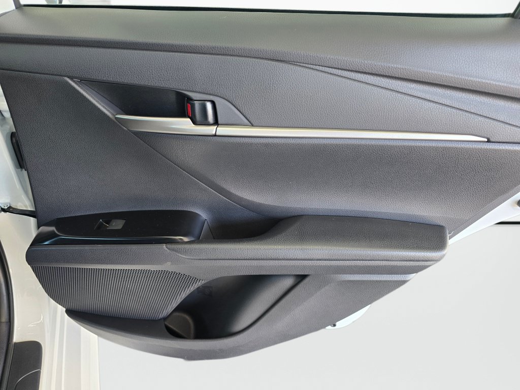 Used 2025 Toyota Camry SE FWD image 37