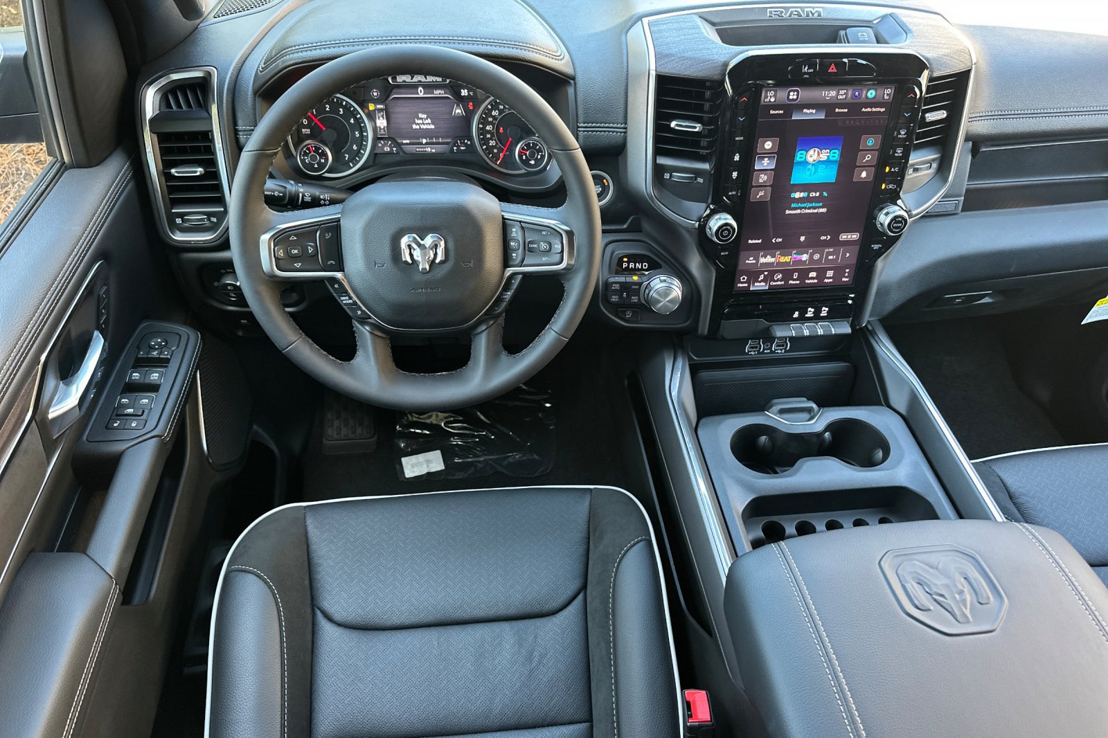 New 2026 RAM 1500 Laramie AWD/4WD image 13