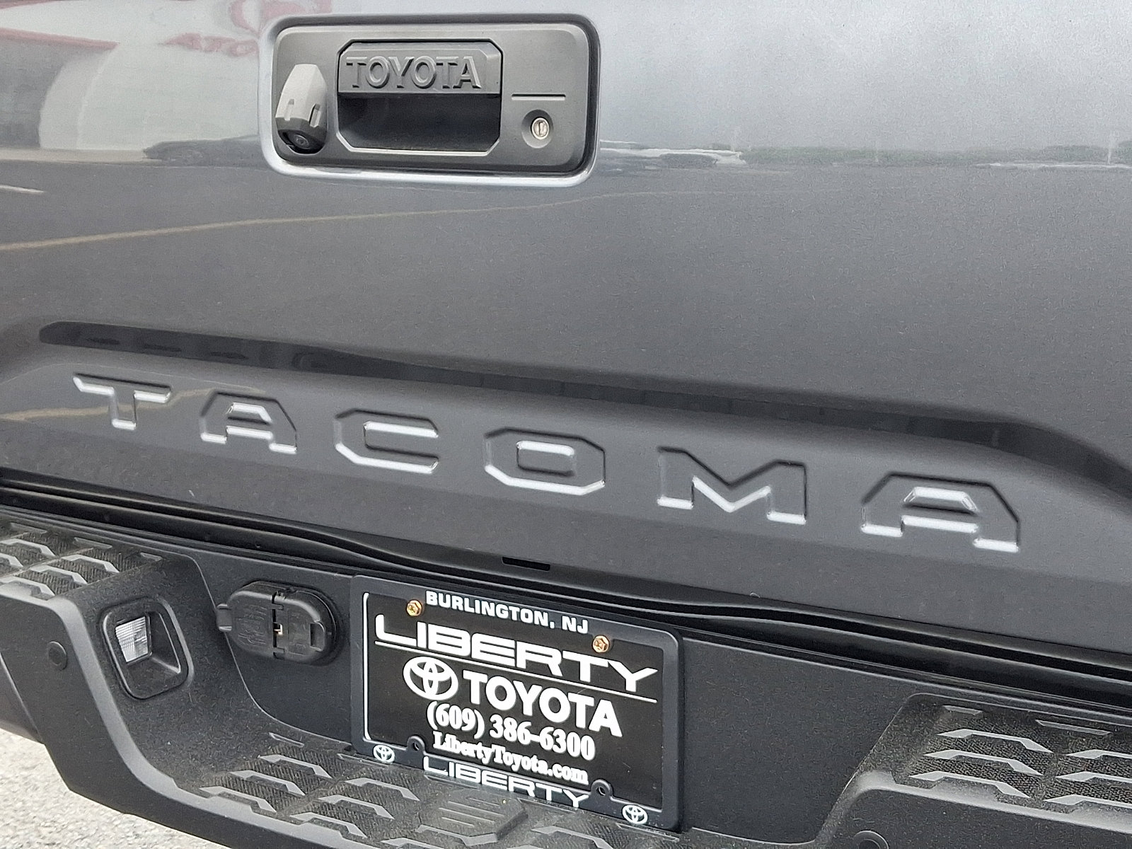 Used 2023 Toyota Tacoma TRD Off-Road w/ TRD Premium Off Road Package AWD/4WD image 31