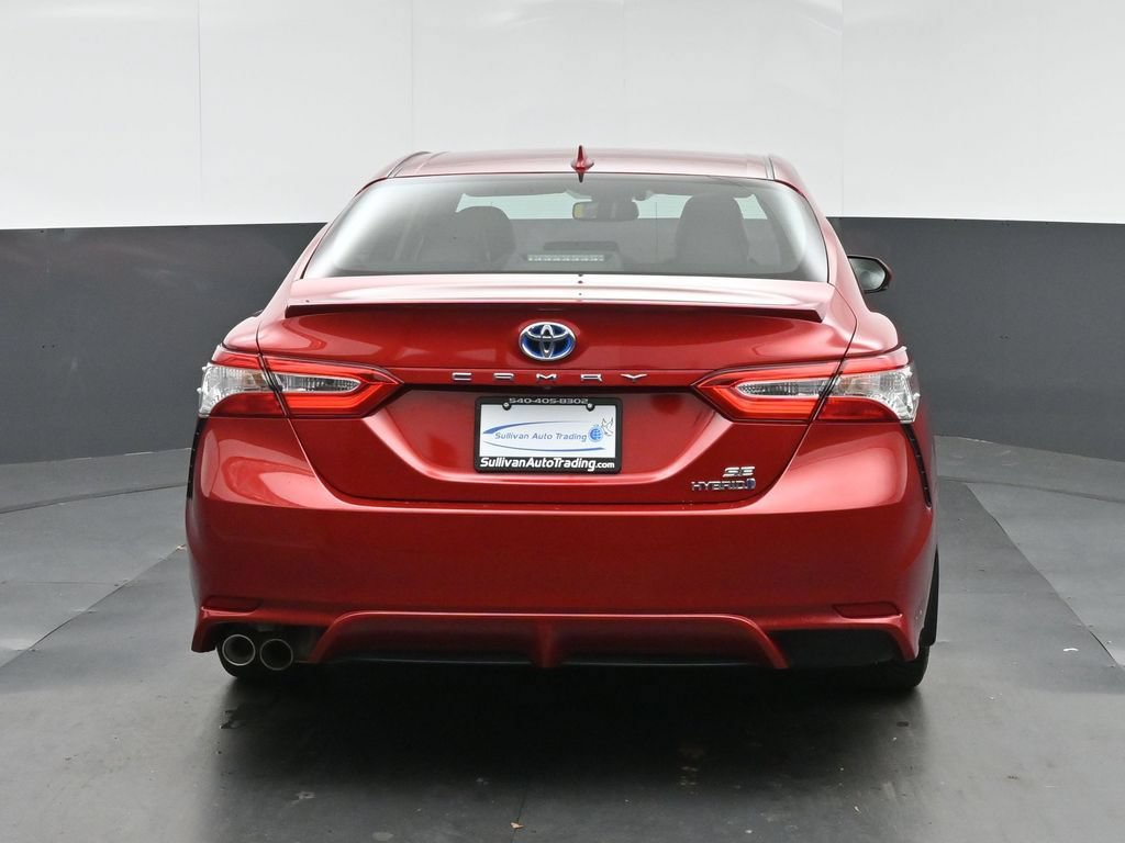 Used 2020 Toyota Camry SE w/ Sunroof Package FWD image 6