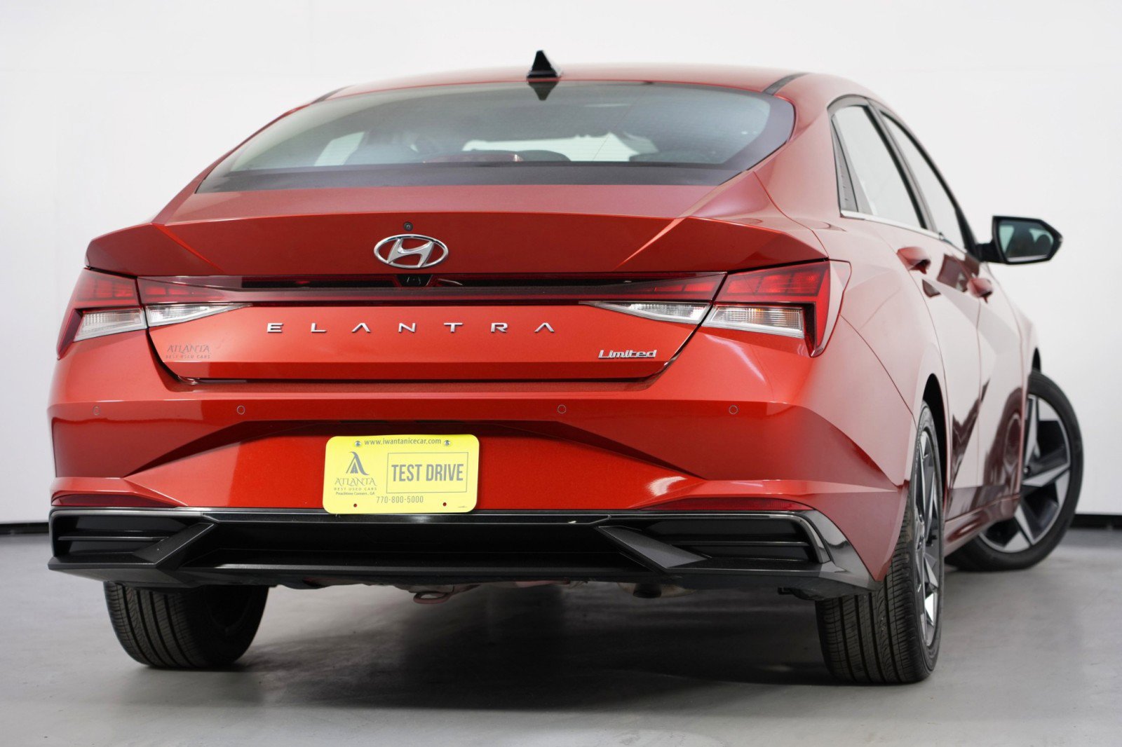 Used 2021 Hyundai Elantra Limited w/ Cargo Package image 4