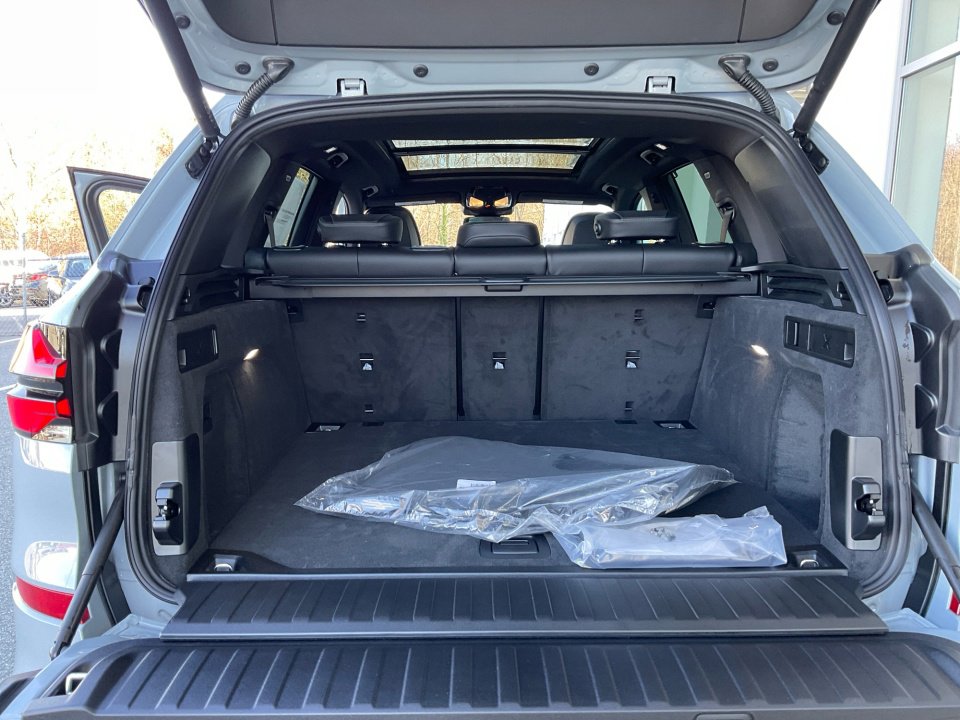 New 2026 BMW X5 M60i image 15