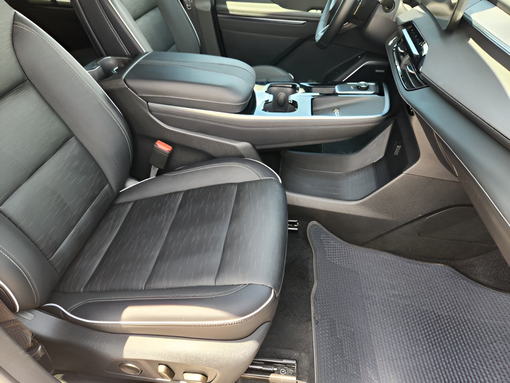 Used 2026 Buick Enclave Sport Touring FWD image 18