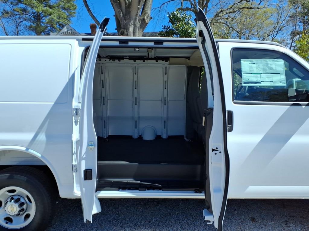 New 2026 Chevrolet Express 2500 w/ Driver Convenience Package RWD image 13