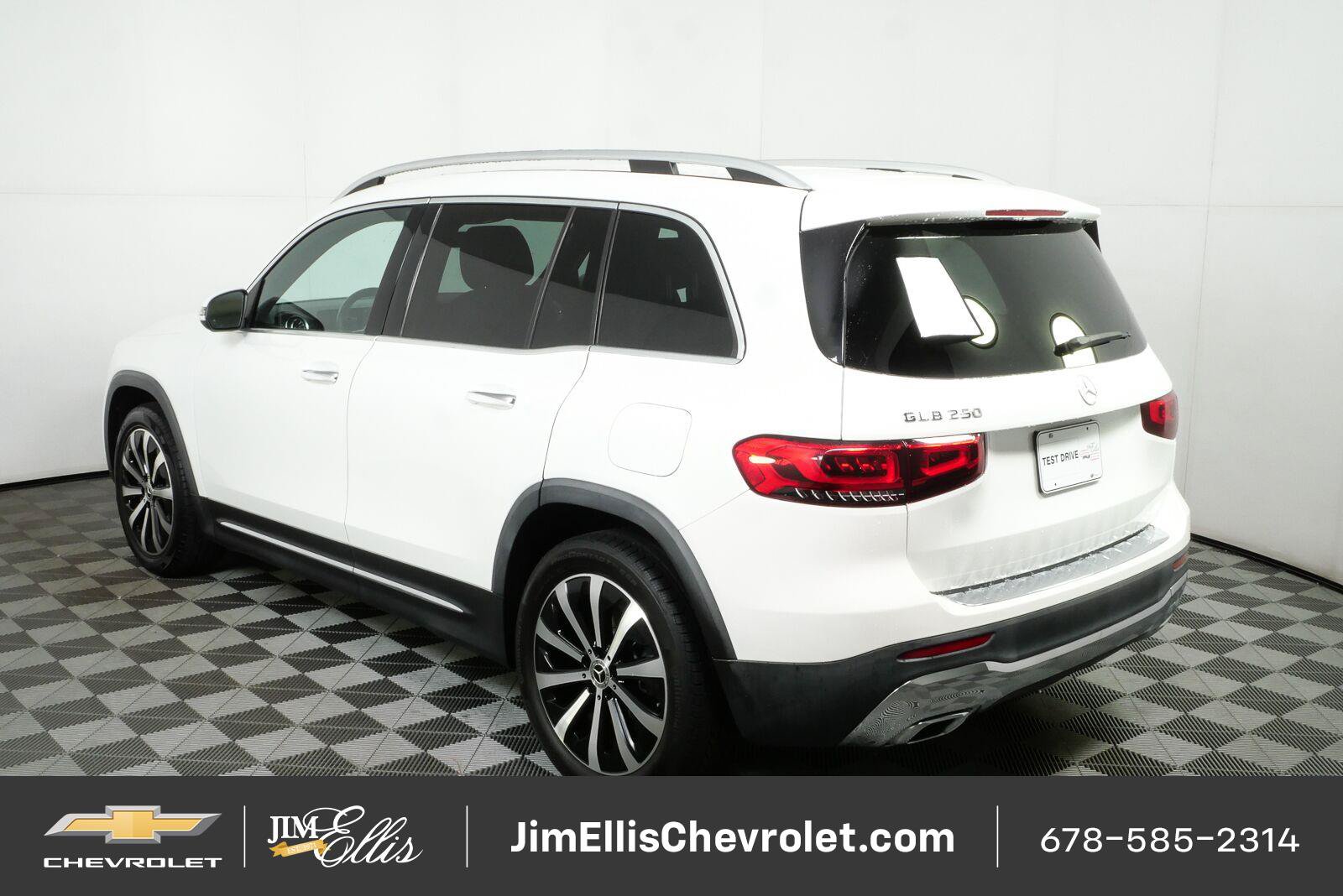 Used 2022 Mercedes-Benz GLB 250 w/ Premium Package Lite image 27