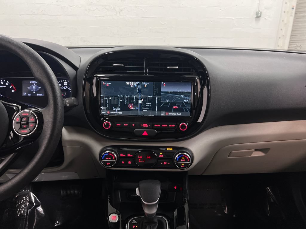 Used 2022 Kia Soul S FWD image 18