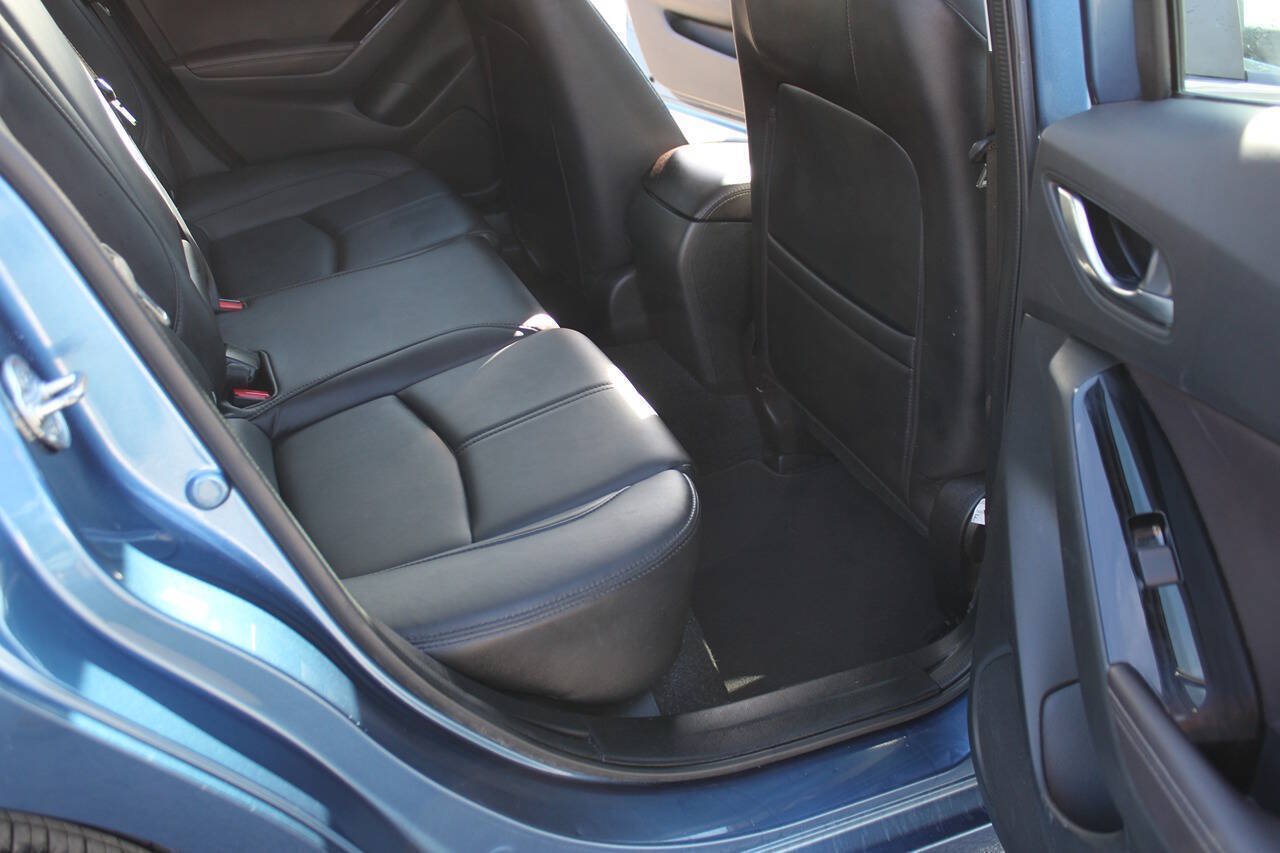 Used 2017 MAZDA MAZDA3 Touring FWD image 40