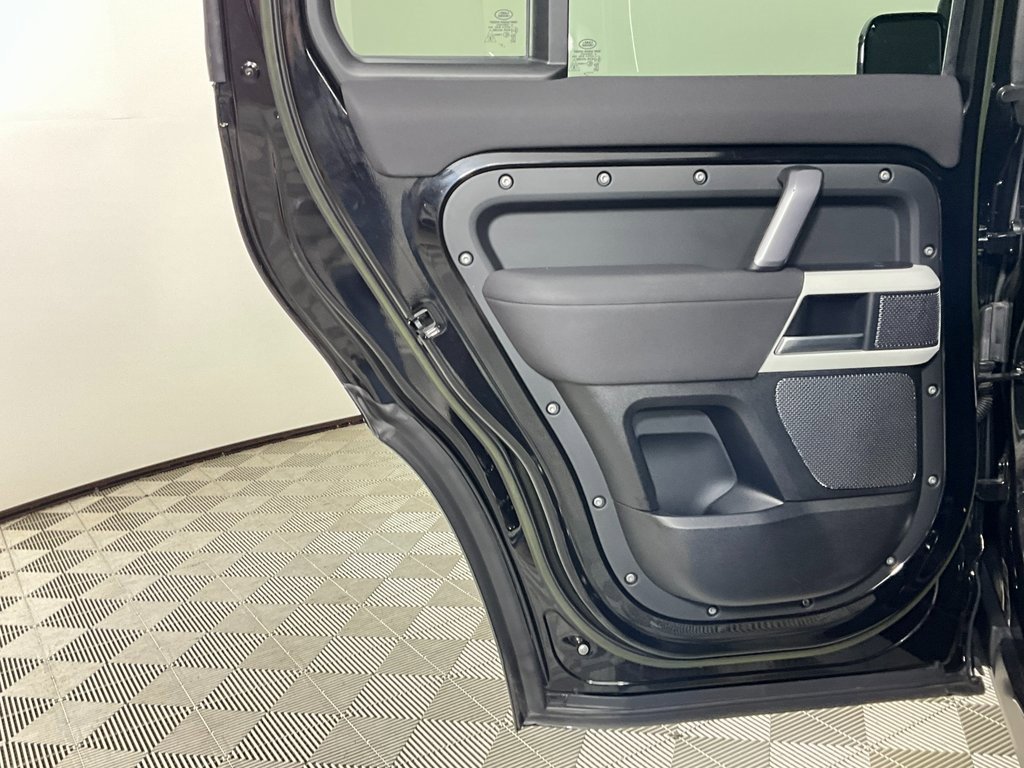 Certified 2023 Land Rover Defender 110 X-Dynamic SE image 26