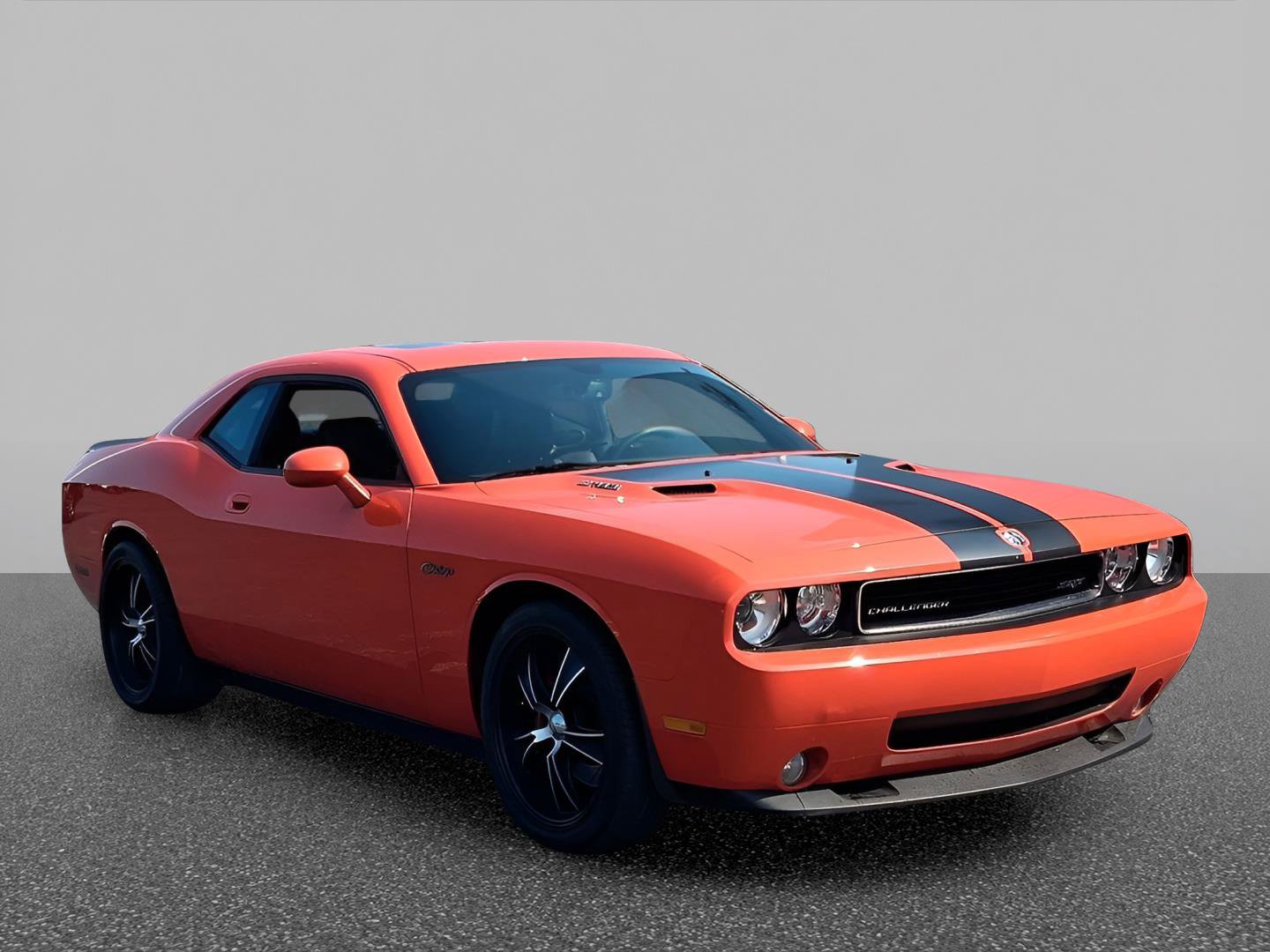 Used 2009 Dodge Challenger SRT8 w/ SRT Option Group II RWD image 2
