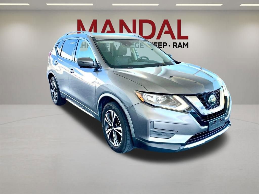 Used 2020 Nissan Rogue SV w/ Premium Package FWD image 3