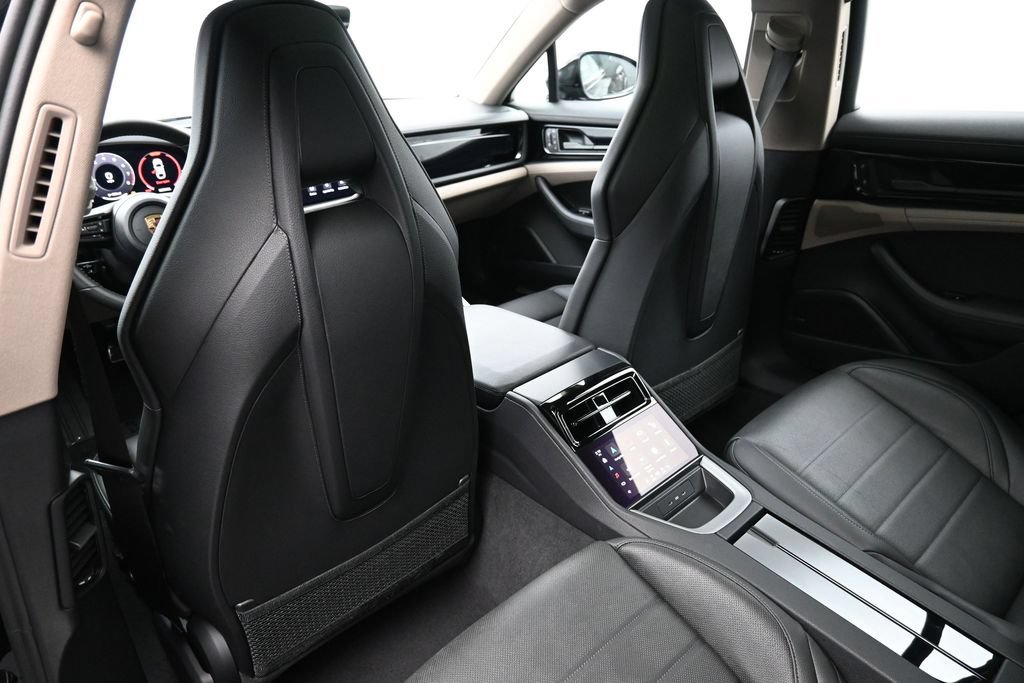 Certified 2025 Porsche Panamera 4 AWD/4WD image 8