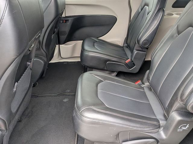 Certified 2024 Chrysler Pacifica Touring-L image 25
