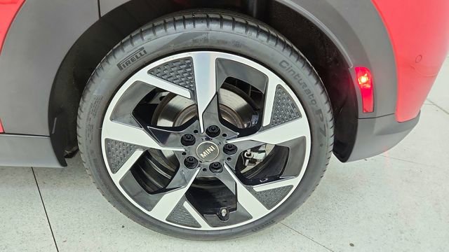 Used 2025 MINI Cooper 4-Door Hardtop image 57
