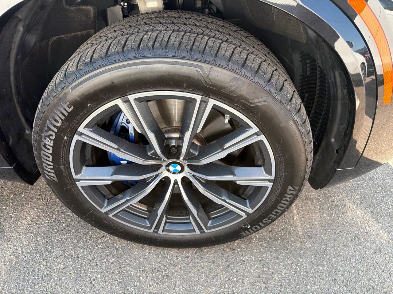 Used 2026 BMW X5 xDrive40i w/ M Sport Package AWD/4WD image 4