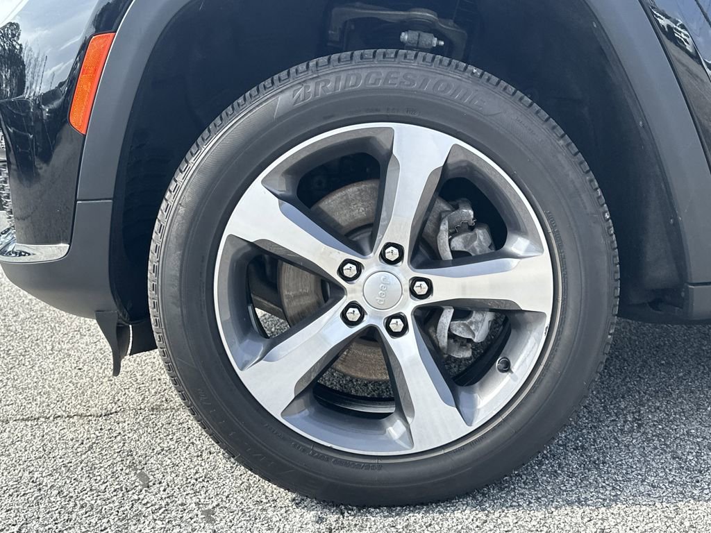 Used 2023 Jeep Grand Cherokee L Limited w/ Rear Seat Video Group I image 11