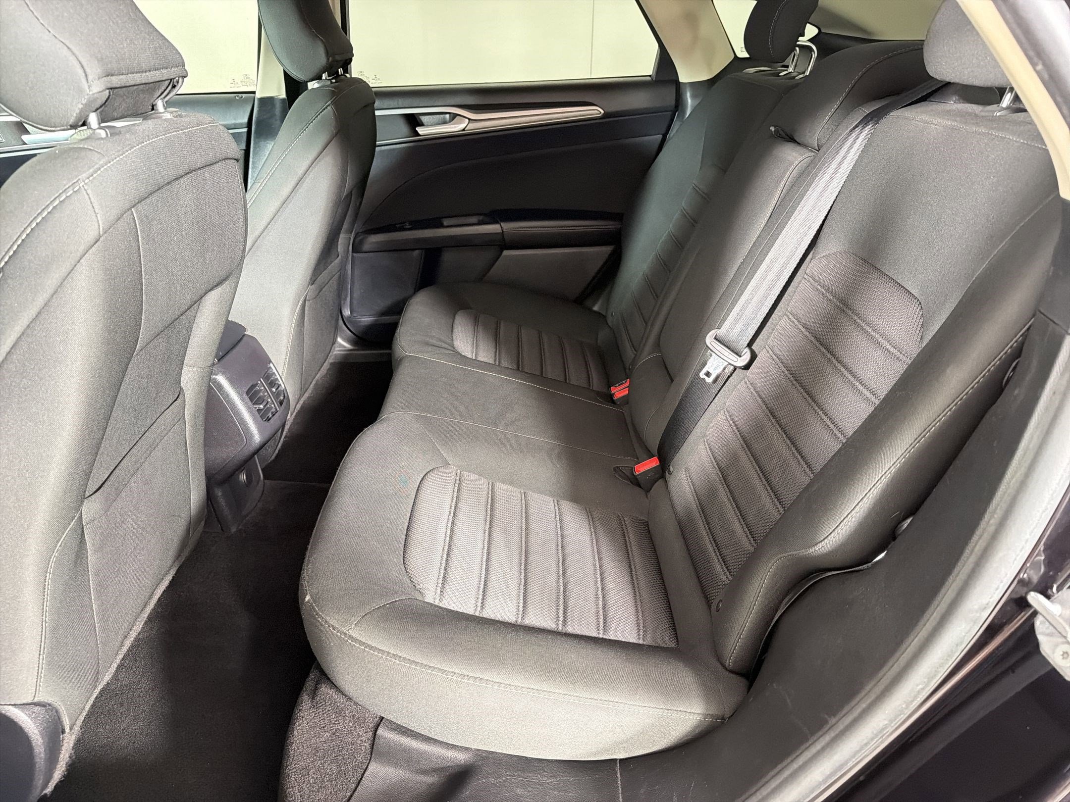 Used 2019 Ford Fusion SE image 14