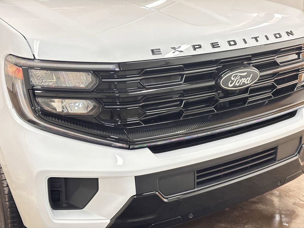 New 2026 Ford Expedition Platinum w/ Stealth Performance Package image 12