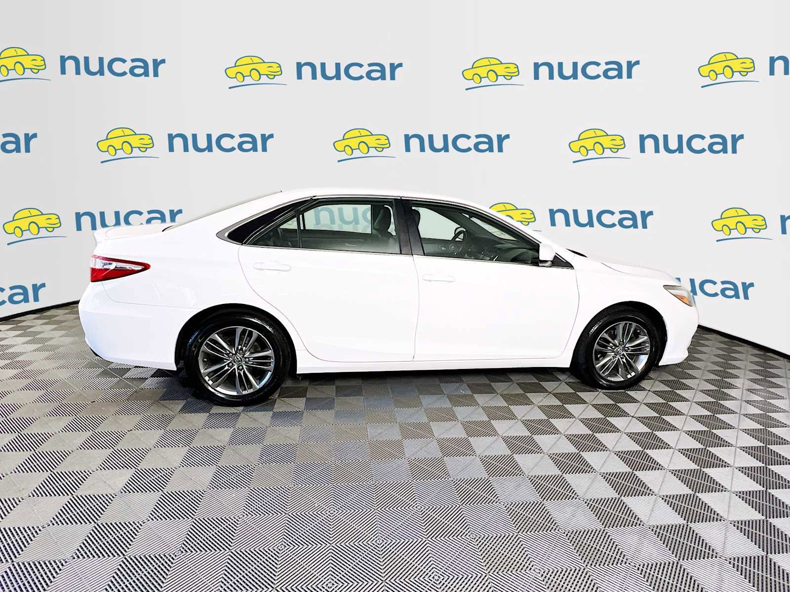 Used 2015 Toyota Camry SE image 8
