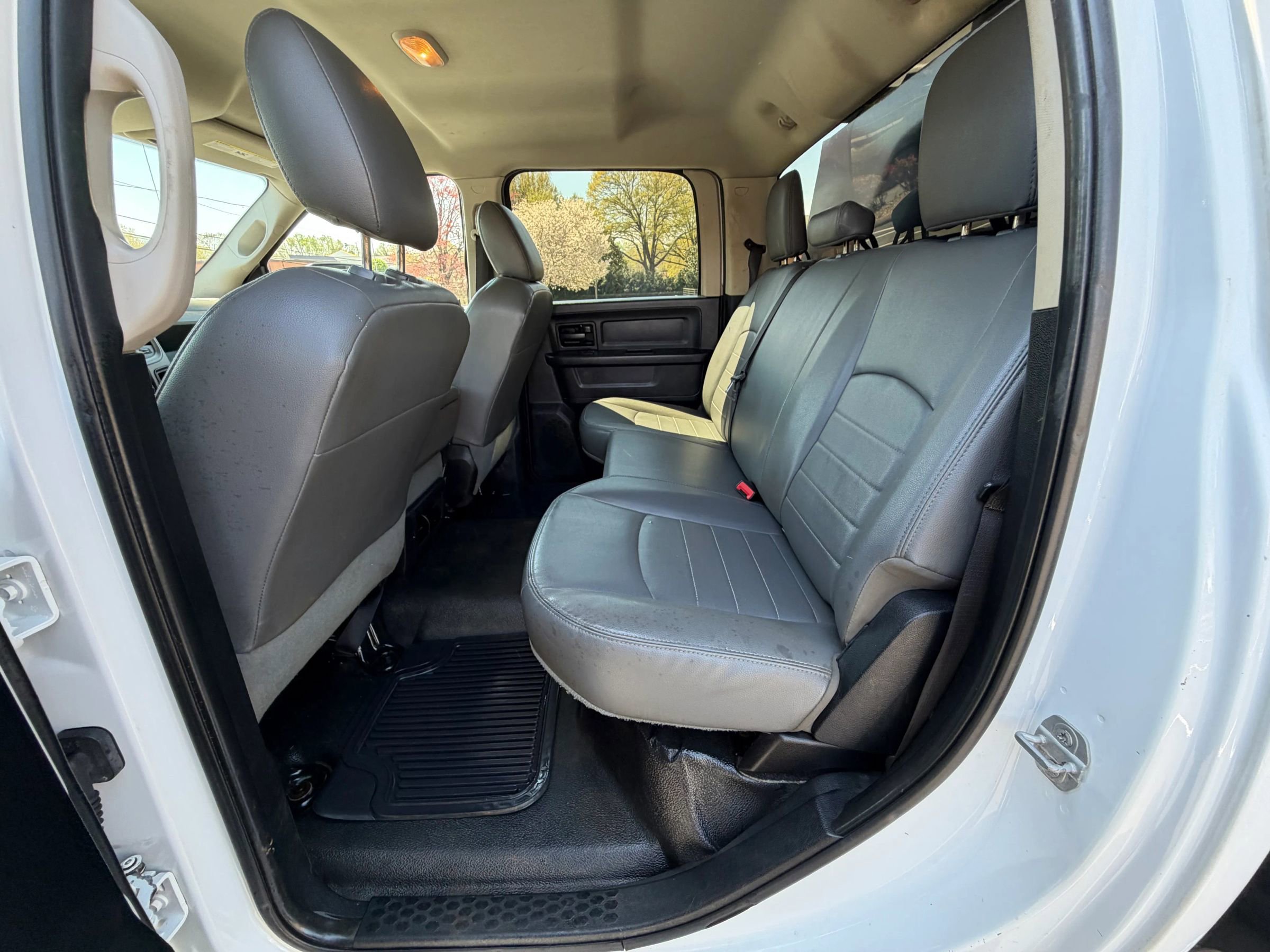 Used 2016 RAM 5500 Tradesman image 18