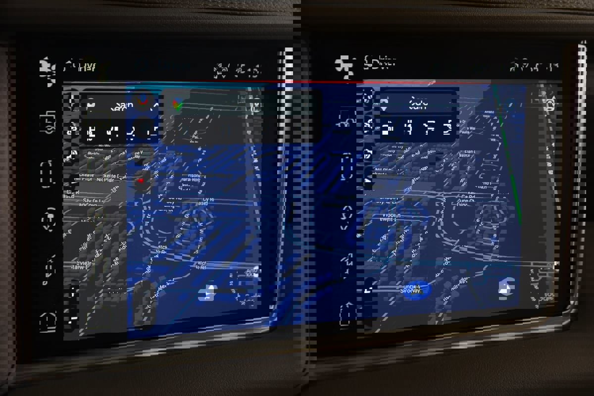 Used 2024 GMC Yukon Denali w/ Denali Reserve Package image 9