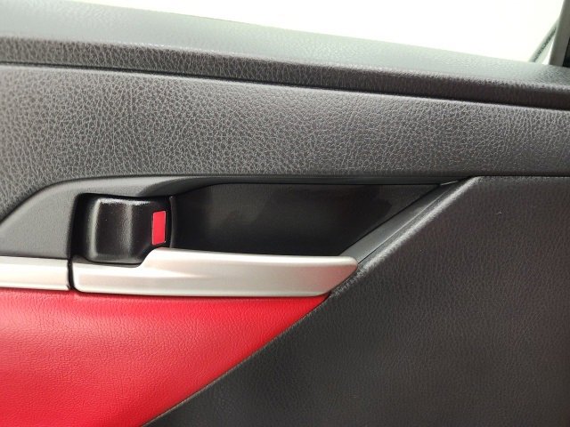 Used 2025 Toyota Camry XSE w/ Premium Package image 36