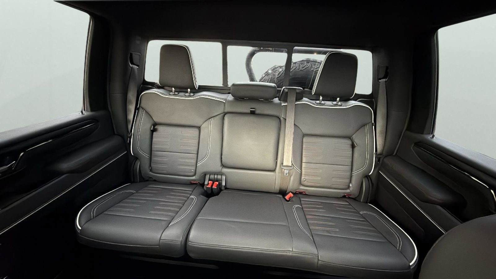 Used 2025 GMC Sierra 2500 AT4X image 26