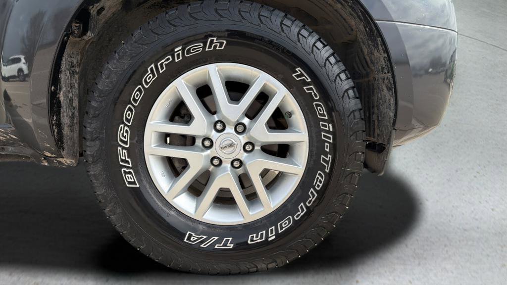 Used 2015 Nissan Frontier SV image 9