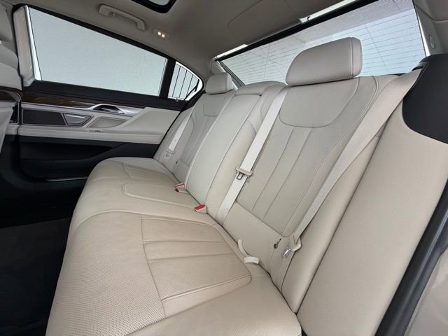 Used 2019 BMW 740i w/ Executive Package image 33