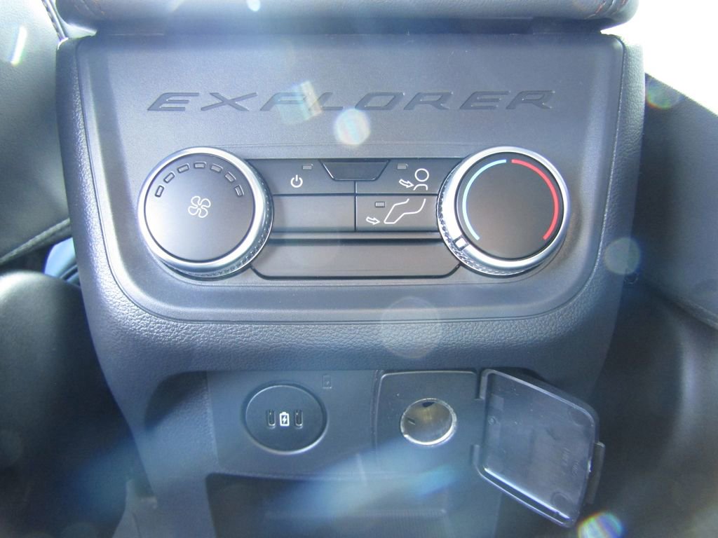 New 2026 Ford Explorer Active image 40