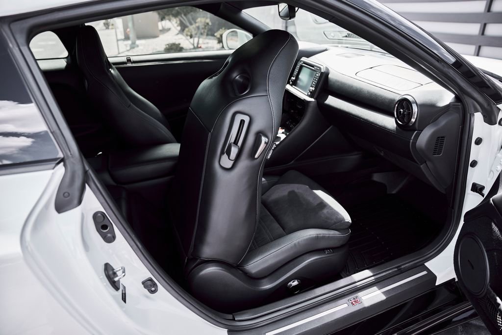 Used 2021 Nissan GT-R Premium image 46