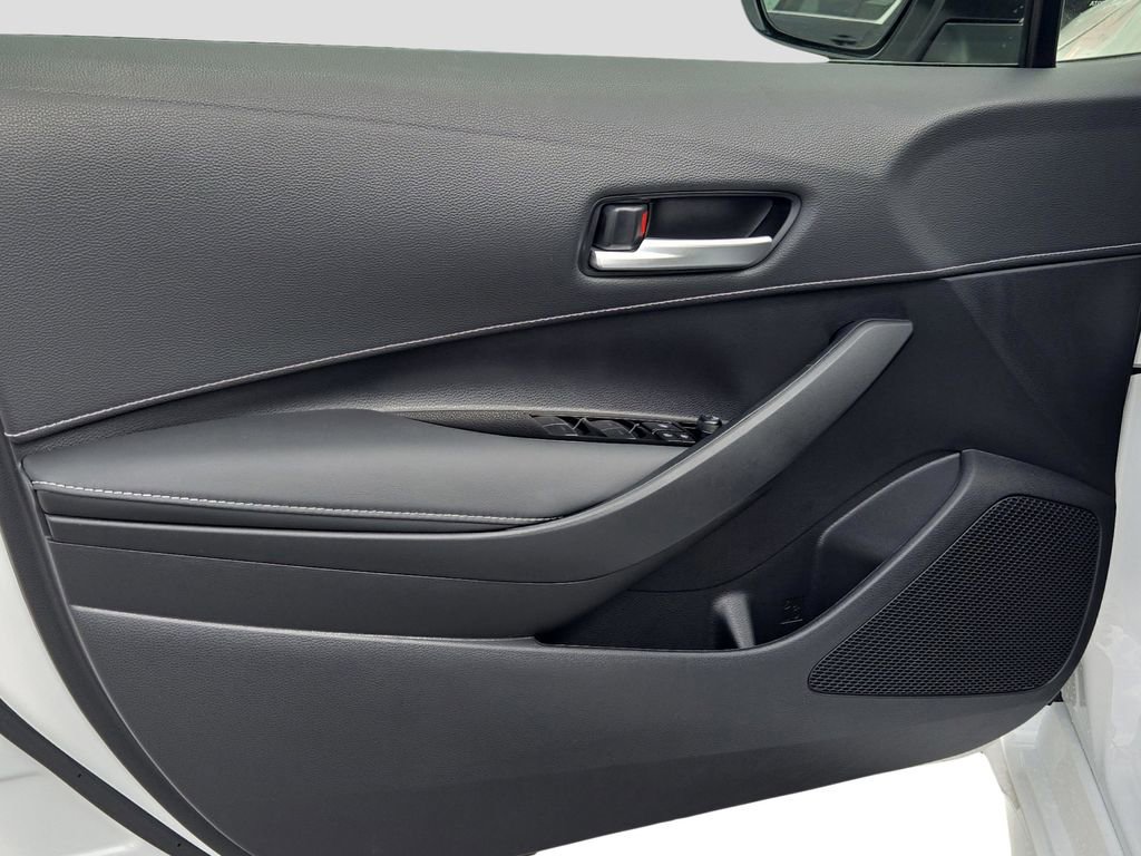 Used 2025 Toyota Corolla SE image 15