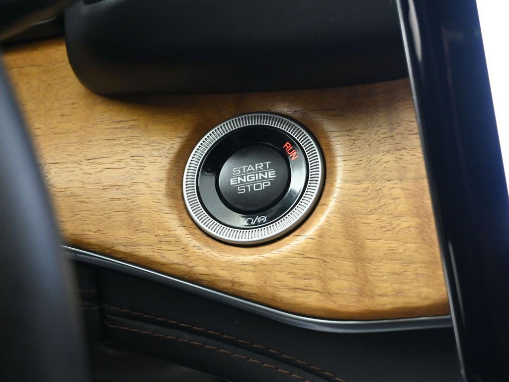 Used 2022 Jeep Grand Cherokee L Summit AWD/4WD image 43