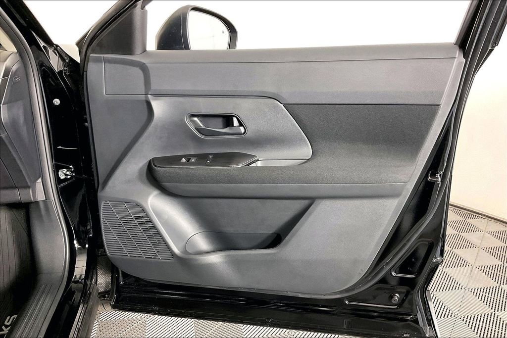 New 2026 Nissan Kicks S image 20