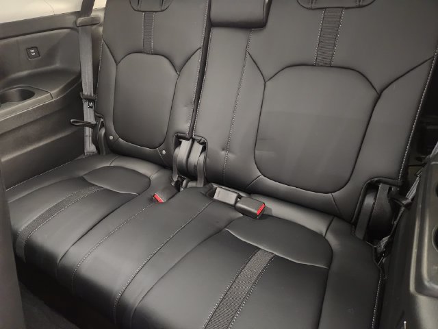 Used 2025 Honda Pilot EX-L image 31