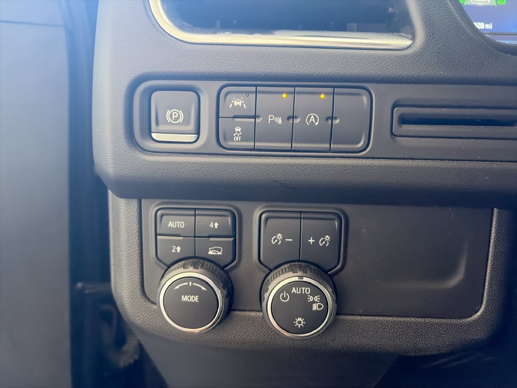 Used 2024 Chevrolet Tahoe LT AWD/4WD image 13