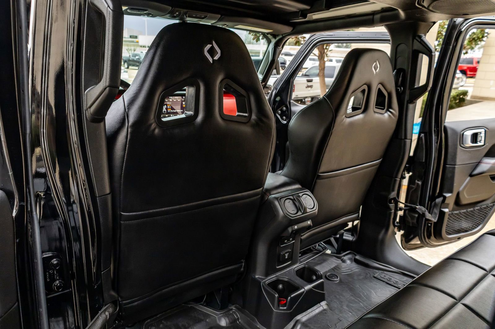 Used 2023 Jeep Wrangler Unlimited Rubicon image 30