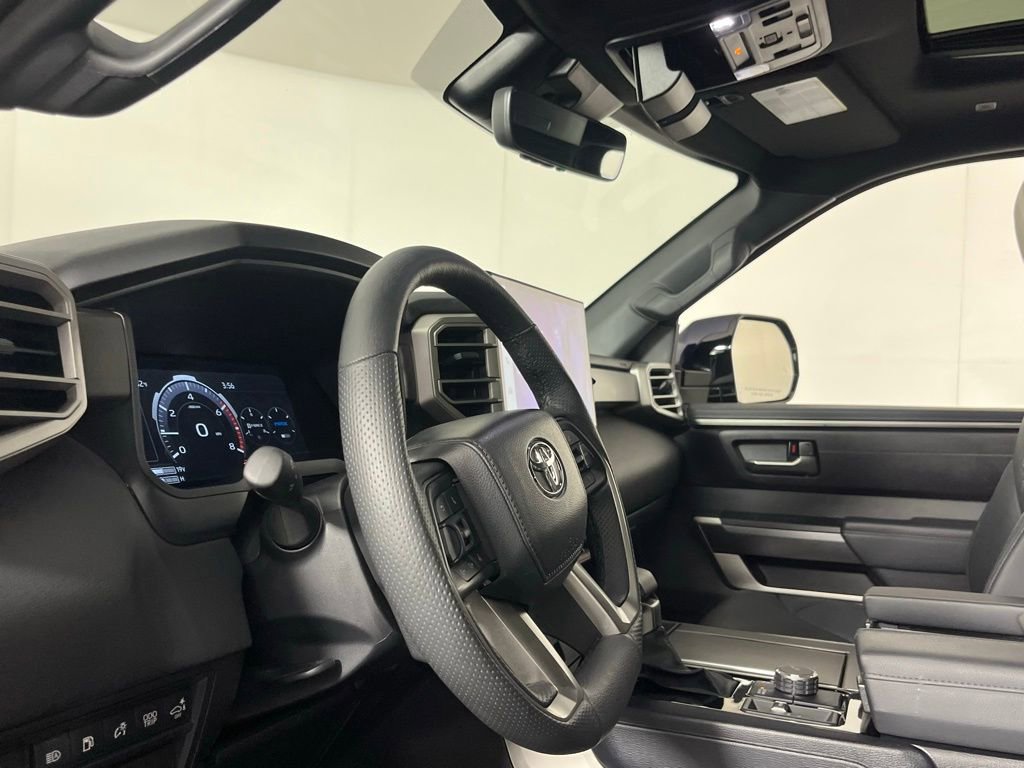 Used 2025 Toyota Sequoia SR5 w/ SR5 Premium Package AWD/4WD image 21