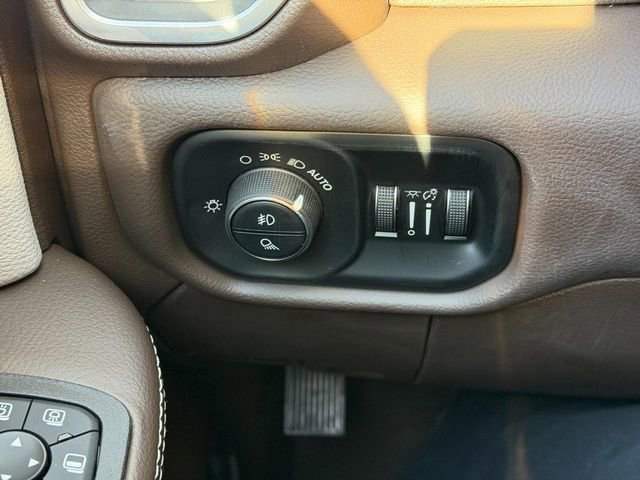 New 2025 RAM 2500 Laramie AWD/4WD image 10