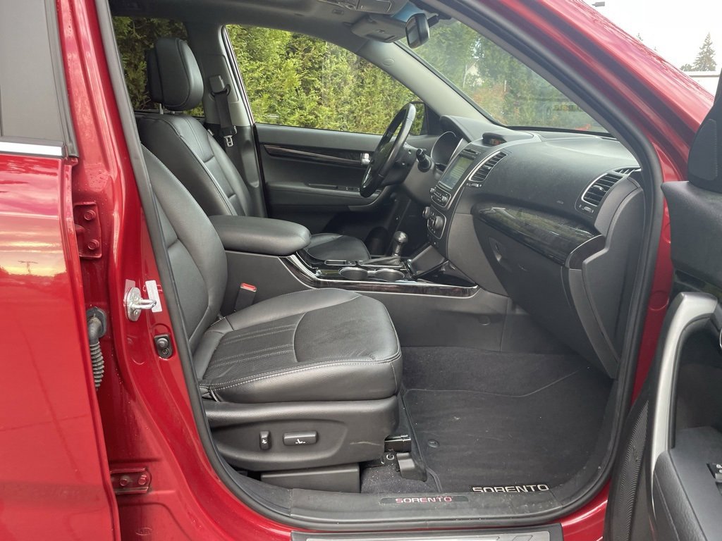 Used 2014 Kia Sorento SX w/ 3rd Row Package image 20