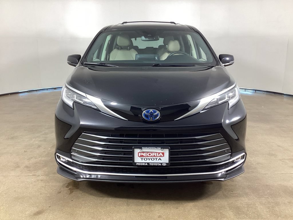 Used 2024 Toyota Sienna Limited AWD/4WD image 2
