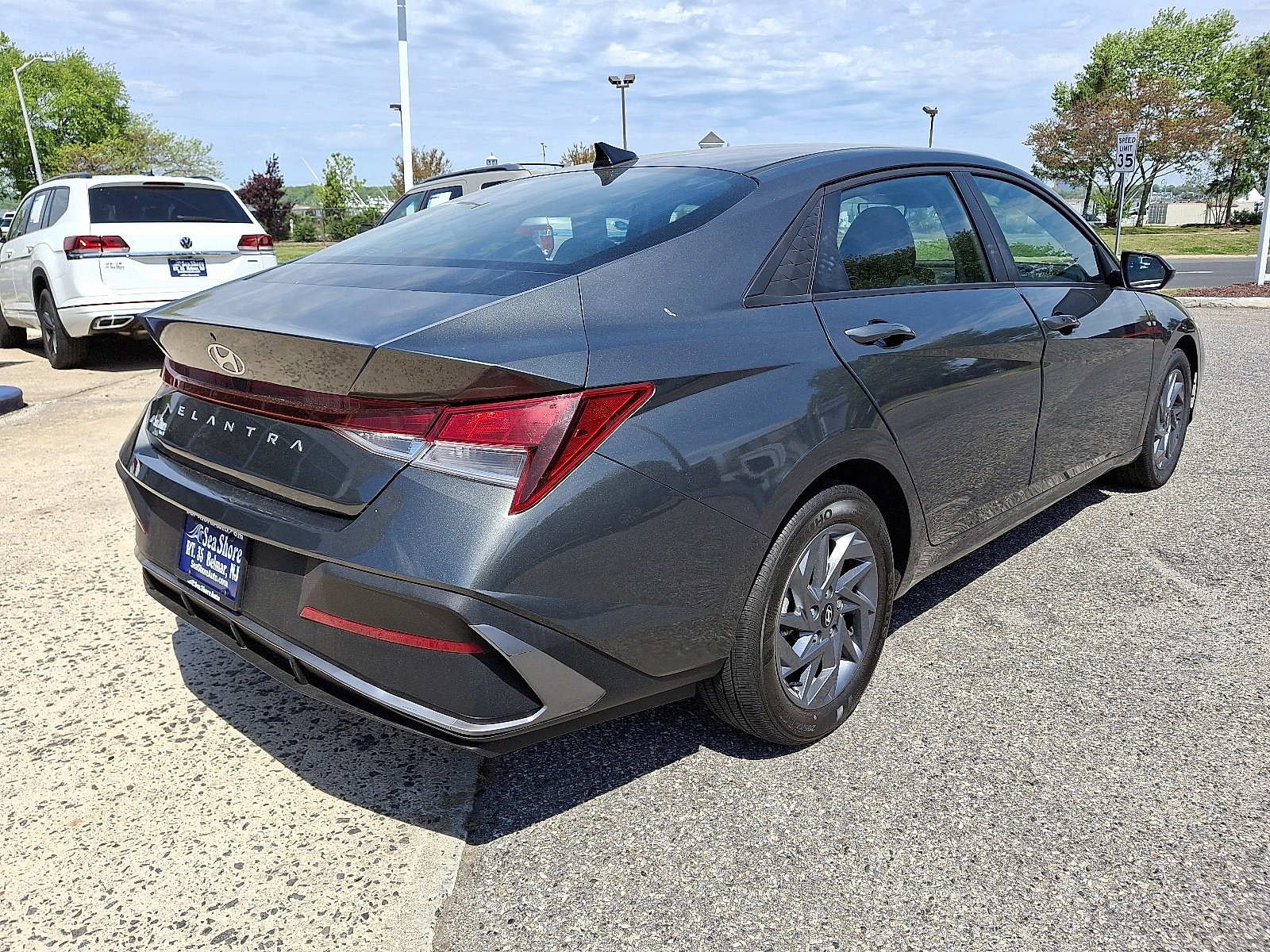 Used 2024 Hyundai Elantra SEL FWD image 7