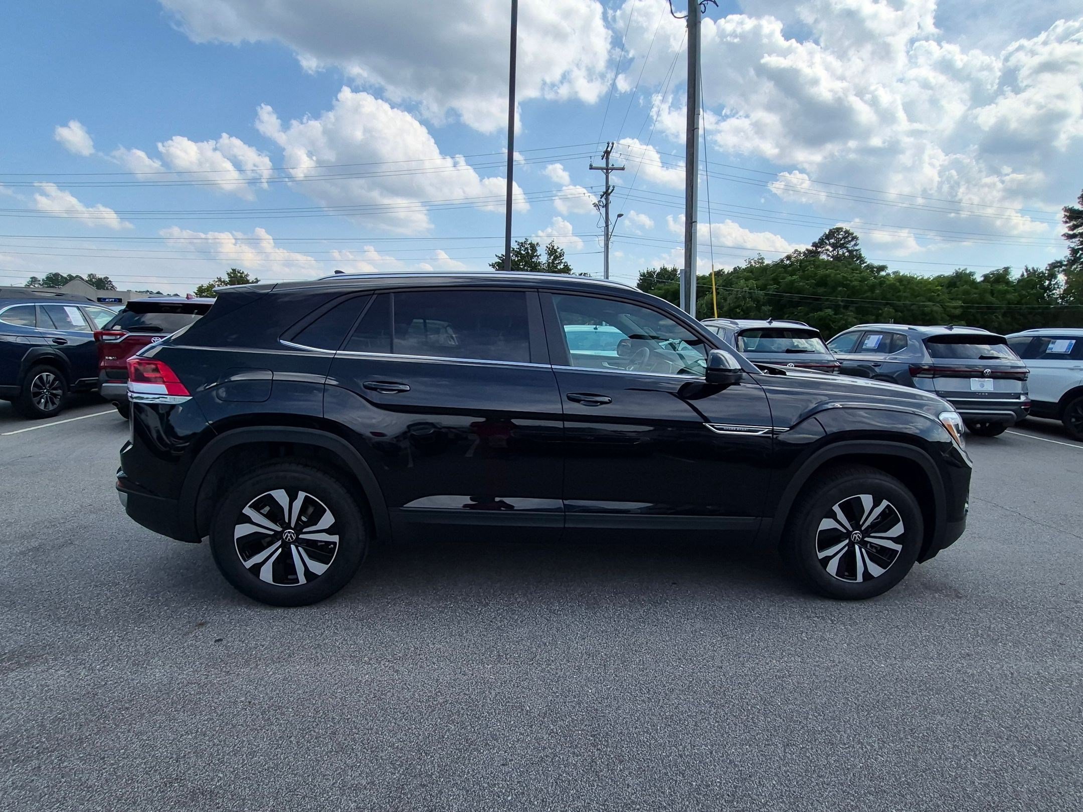 New 2026 Volkswagen Atlas Cross Sport SE FWD image 2