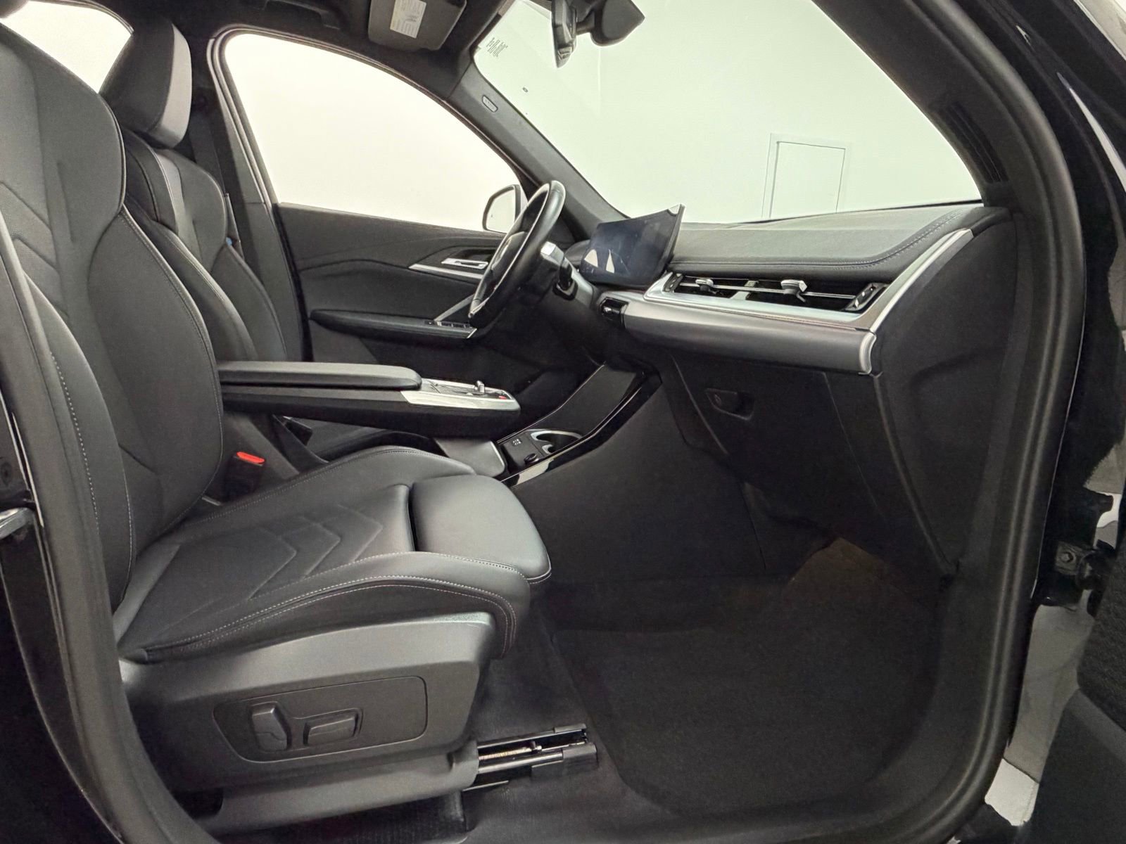 Used 2023 BMW X1 xDrive28i w/ Convenience Package AWD/4WD image 39