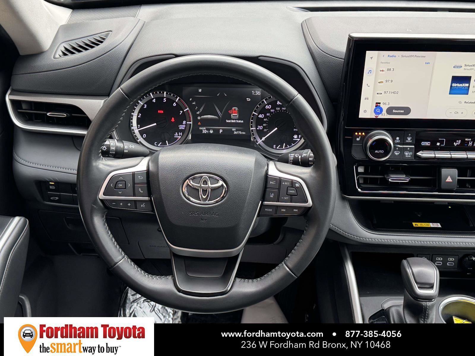 Used 2023 Toyota Highlander XLE image 14