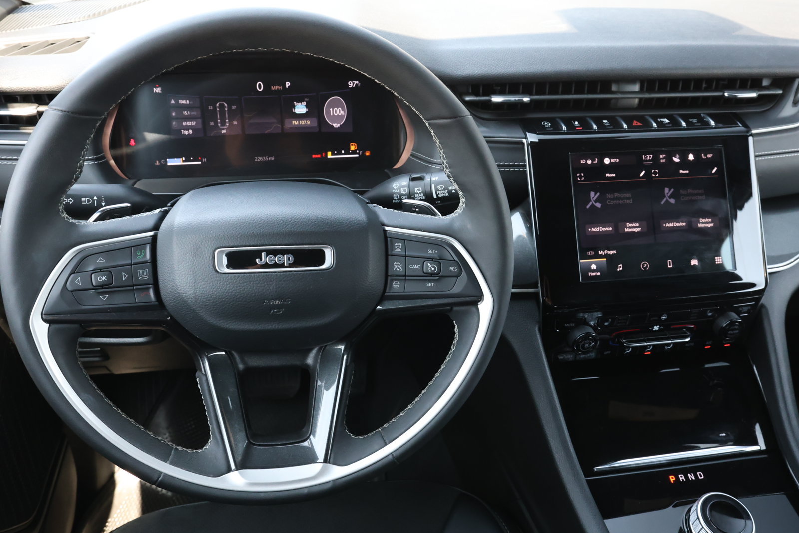 Used 2023 Jeep Grand Cherokee L Laredo RWD image 17