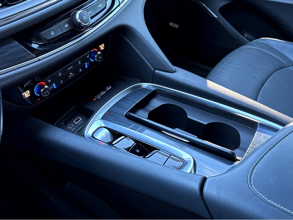 Used 2022 Buick Enclave Premium image 10